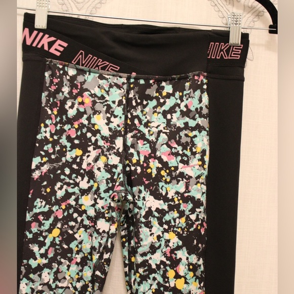 NIKE - The One / Coolant / Mid Rise/ Full Length Tight Fit Leggings- Girls XL - Picture 5 of 11